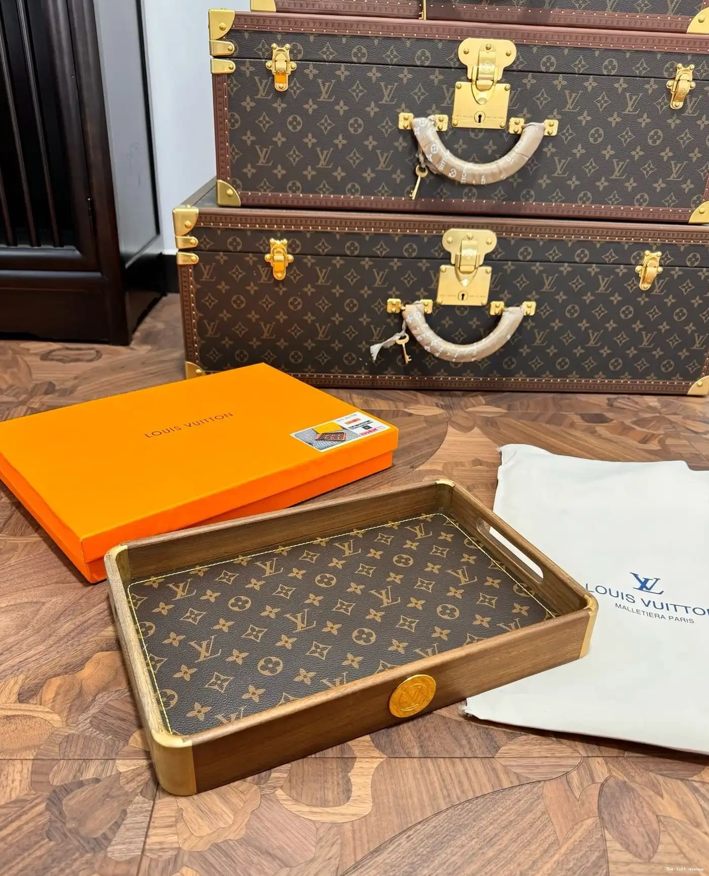 CUSTOM LV SERVING TRAY 0509